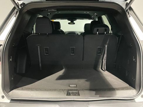 Used 2023 Chevrolet Traverse LT w/ Midnight/Sport Edition image 5