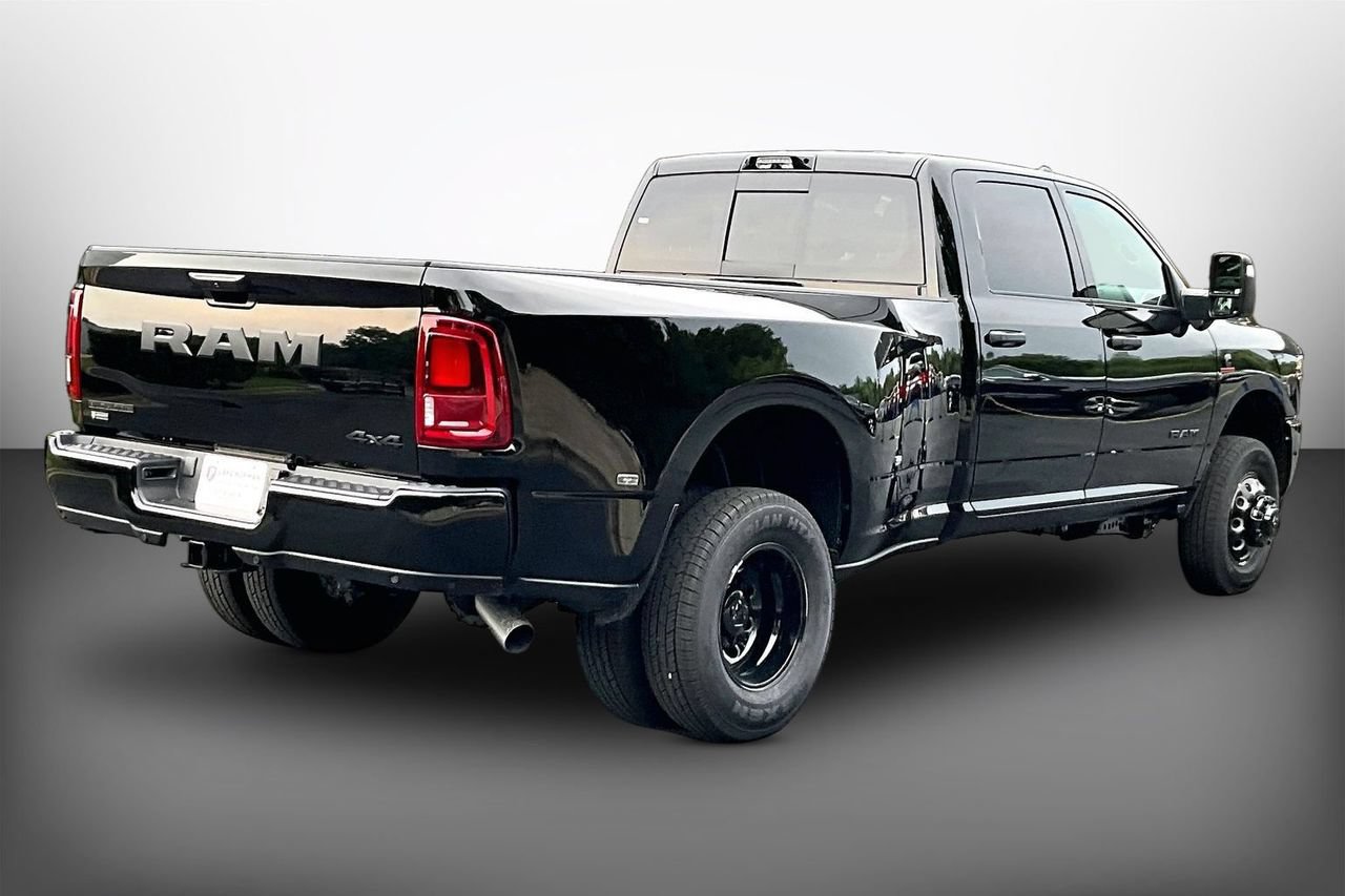New 2026 RAM 3500 Big Horn AWD/4WD image 8