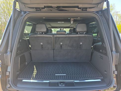 New 2026 Jeep Grand Wagoneer Summit AWD/4WD image 13