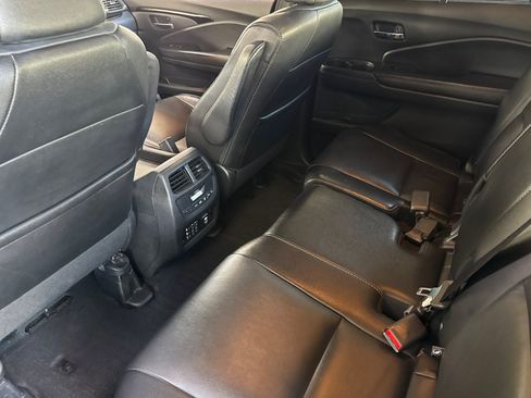 Used 2016 Honda Pilot Touring image 31