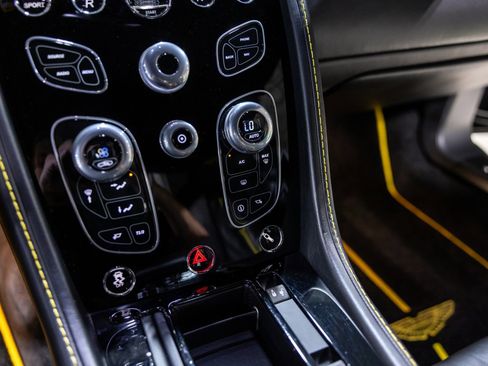 Used 2016 Aston Martin V12 Vantage S image 39