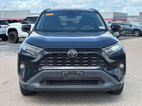 Used 2021 Toyota RAV4 XLE FWD image 3