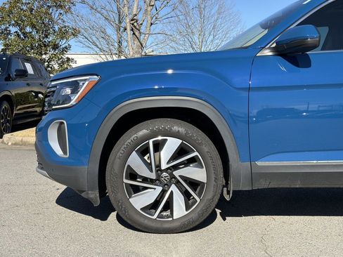 Used 2025 Volkswagen Atlas SEL image 9