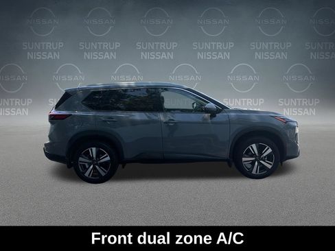 Used 2025 Nissan Rogue SL w/ SL Premium Package AWD/4WD image 14