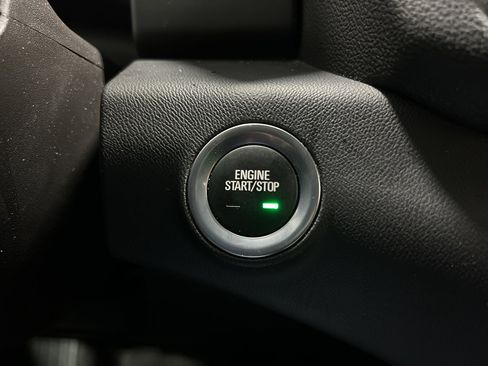 Used 2024 GMC Terrain SLT image 14