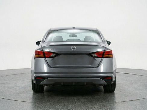 Used 2025 Nissan Altima 2.5 SV image 7