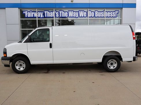 New 2025 GMC Savana 3500 Extended w/ Driver Convenience Package RWD image 7