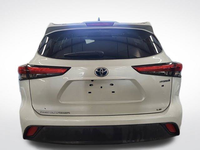 Used 2022 Toyota Highlander LE AWD/4WD image 9