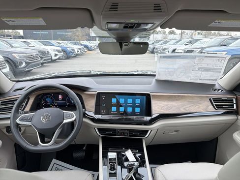 New 2026 Volkswagen Atlas SE FWD image 23