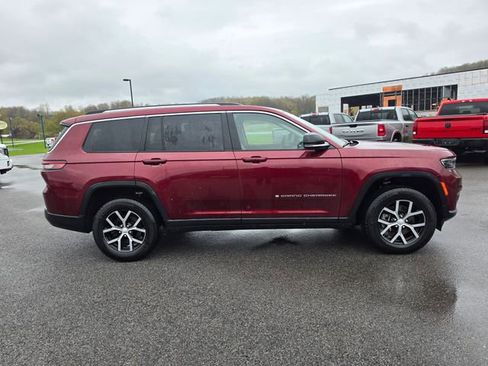 Used 2023 Jeep Grand Cherokee L Limited AWD/4WD image 4