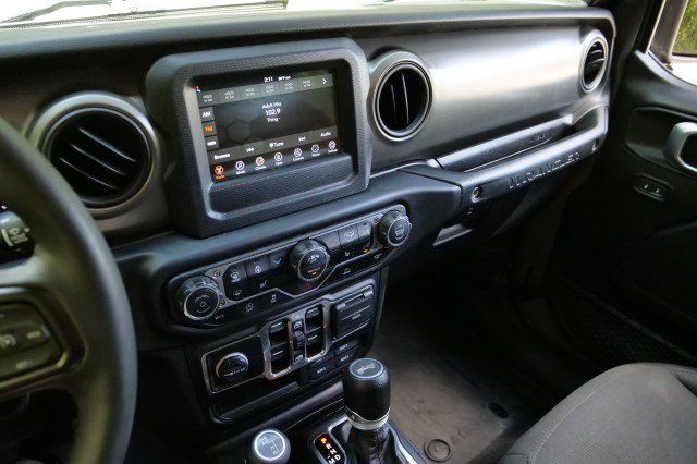 Used 2023 Jeep Wrangler Unlimited Sport AWD/4WD image 14