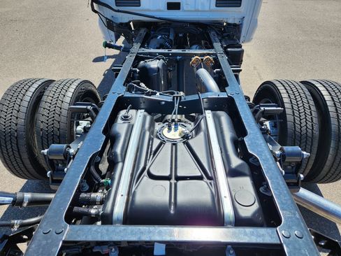 New 2026 Ford F550 4x4 Crew Cab image 7