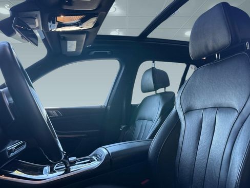 Used 2020 BMW X5 M50i image 15