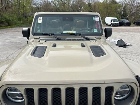 Used 2022 Jeep Wrangler Unlimited Rubicon w/ LED Lighting Group image 9