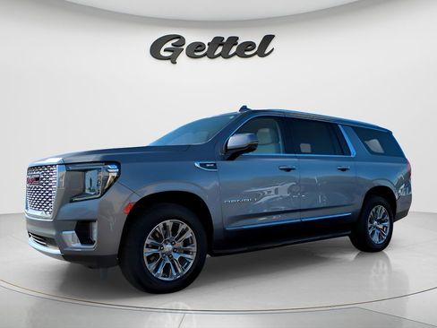 Used 2022 GMC Yukon XL Denali image 1