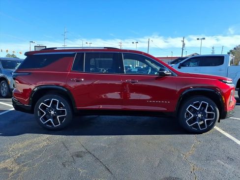 New 2026 Chevrolet Traverse High Country image 2