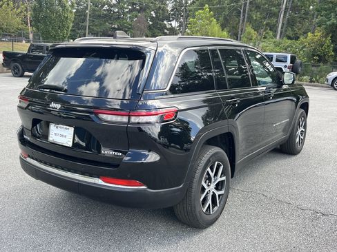 Used 2024 Jeep Grand Cherokee Limited RWD image 8