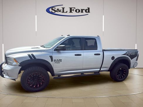 Used 2017 RAM 1500 Express AWD/4WD image 3