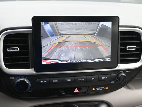 Used 2022 Hyundai Venue SEL image 14
