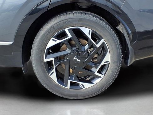 Used 2023 Kia Sportage SX image 3