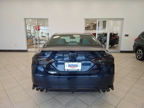 Used 2018 Toyota Camry XSE FWD image 4