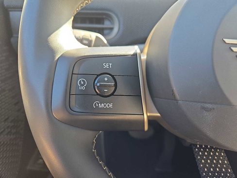 Used 2025 MINI Cooper 2-Door Hardtop image 19