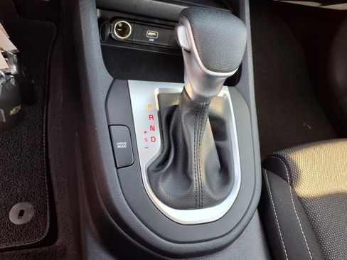 Used 2024 Kia Forte LXS w/ LXS Technology Package image 13