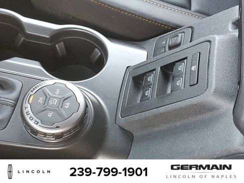 Used 2023 Ford Bronco Badlands image 34