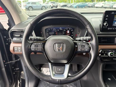 Used 2025 Honda Pilot Elite image 18