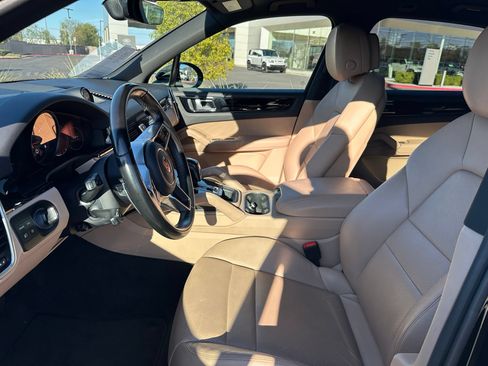 Used 2022 Porsche Cayenne Platinum Edition AWD/4WD image 15