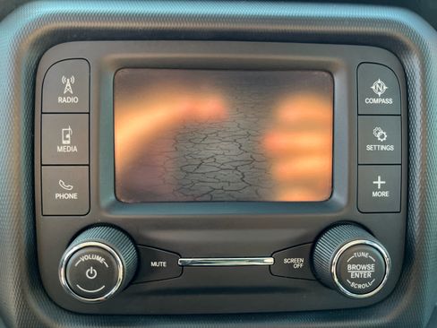 Used 2018 Jeep Wrangler Unlimited Sport AWD/4WD image 14