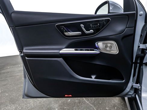 Used 2025 Mercedes-Benz GLC 300 image 21