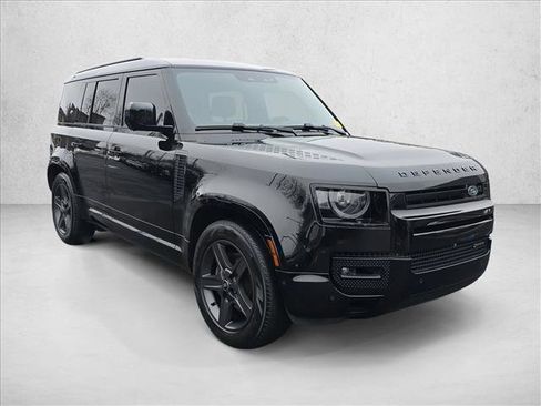 Used 2023 Land Rover Defender 110 X-Dynamic SE image 3