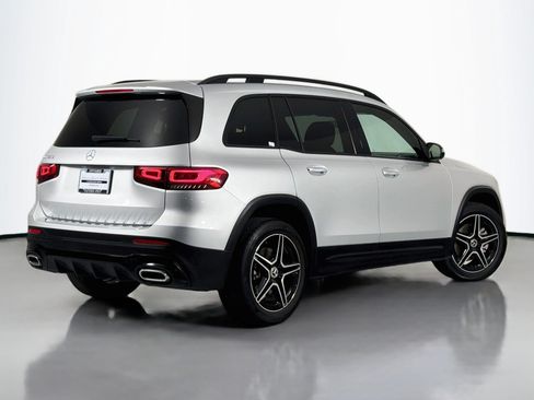 Used 2022 Mercedes-Benz GLB 250 image 11