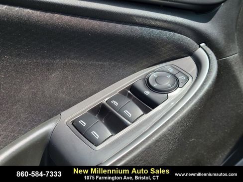 Used 2023 Chevrolet Malibu LT image 16