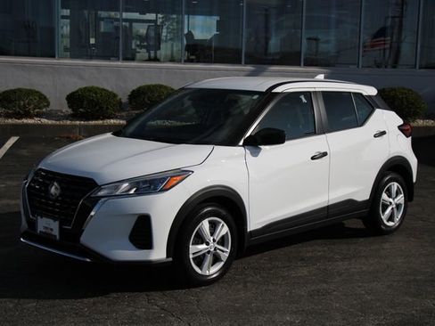 Certified 2025 Nissan Kicks Play S FWD image 7