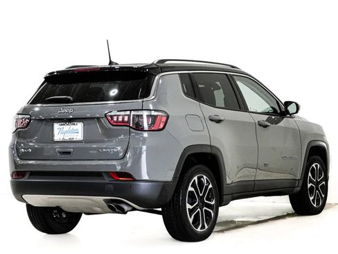 Used 2022 Jeep Compass Limited w/ Sun and Sound Group AWD/4WD image 7