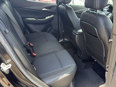 Used 2022 Buick Encore GX Preferred w/ Sport Touring Package FWD image 19