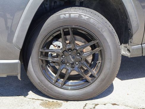 Used 2020 Toyota RAV4 XLE image 25