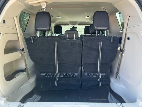 Used 2022 Chrysler Pacifica Touring-L FWD image 10