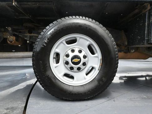 Used 2023 Chevrolet Silverado 2500 W/T w/ WT Convenience Package image 17