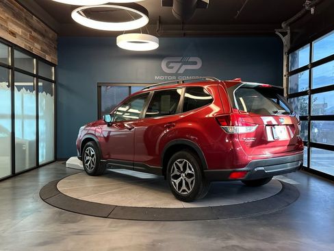 Used 2021 Subaru Forester Premium AWD/4WD image 5