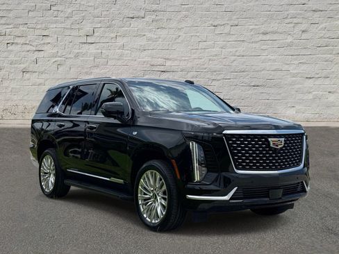 Used 2025 Cadillac Escalade Premium Luxury AWD/4WD image 6