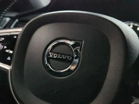 Used 2018 Volvo XC90 T5 Momentum w/ Convenience Package image 26