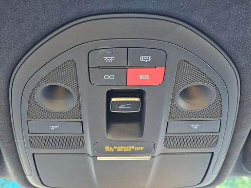 Used 2025 Genesis G70 3.3T Advanced w/ Sport Prestige Package image 18