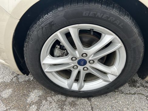 Used 2018 Ford Fusion SE image 14