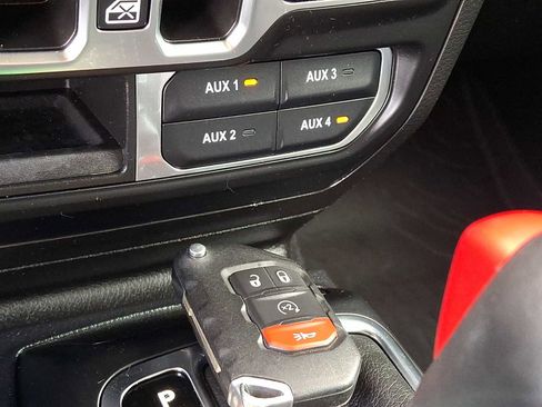 Used 2022 Jeep Wrangler Unlimited Sahara w/ Cold Weather Group AWD/4WD image 26
