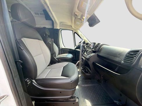 Used 2024 RAM ProMaster 2500 w/ Convenience Group FWD image 14