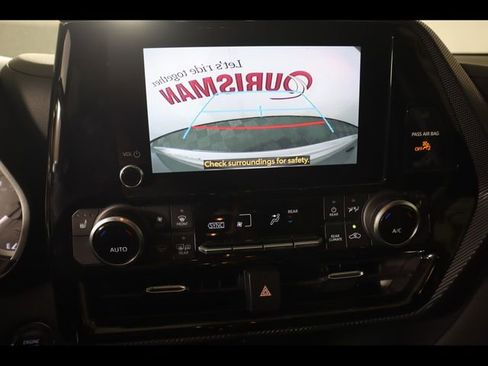Used 2023 Toyota Highlander XSE FWD image 24