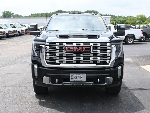 Used 2024 GMC Sierra 3500 Denali w/ Technology Package AWD/4WD image 14